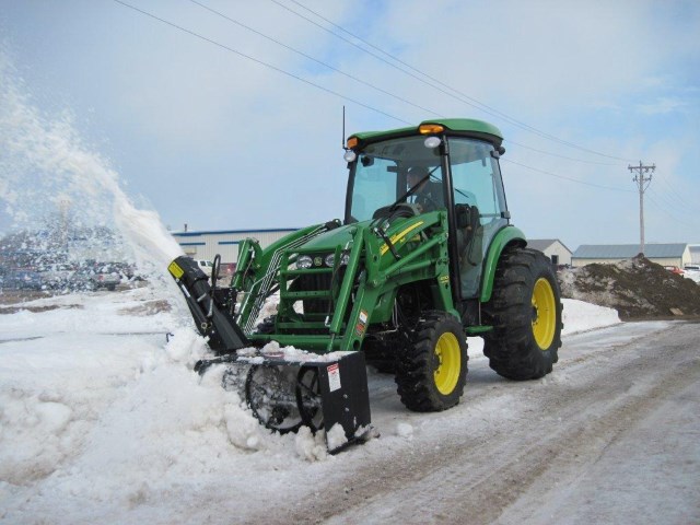 CT Blower on John Deere 4720 with 400CX Loader