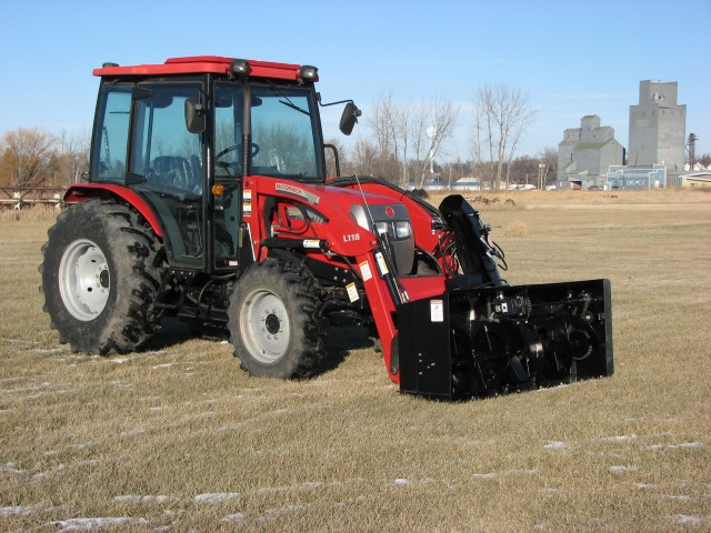 CT Blower on a McCormick CT65U with L118 Loader