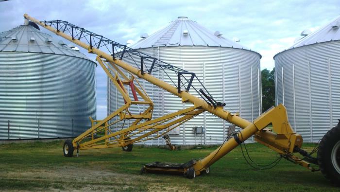 Sheyenne/Westgo Swing Away Portable Grain Augers